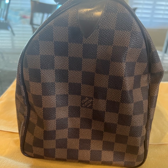 Louis Vuitton Speedy 35, Damier Ebene, Mint Condition with Dust Bag, Lock, Key - Picture 9 of 16